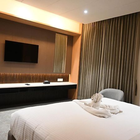 Vantara Suites Vellore Exteriör bild