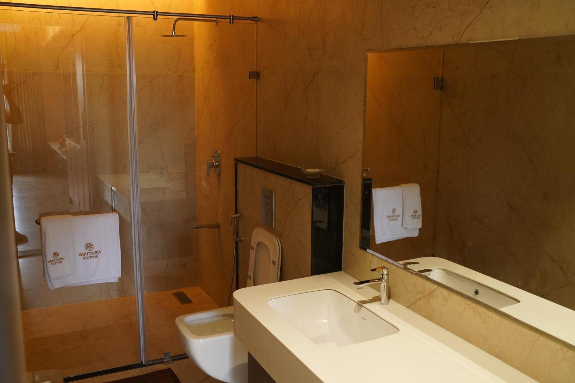 Vantara Suites Vellore Exteriör bild
