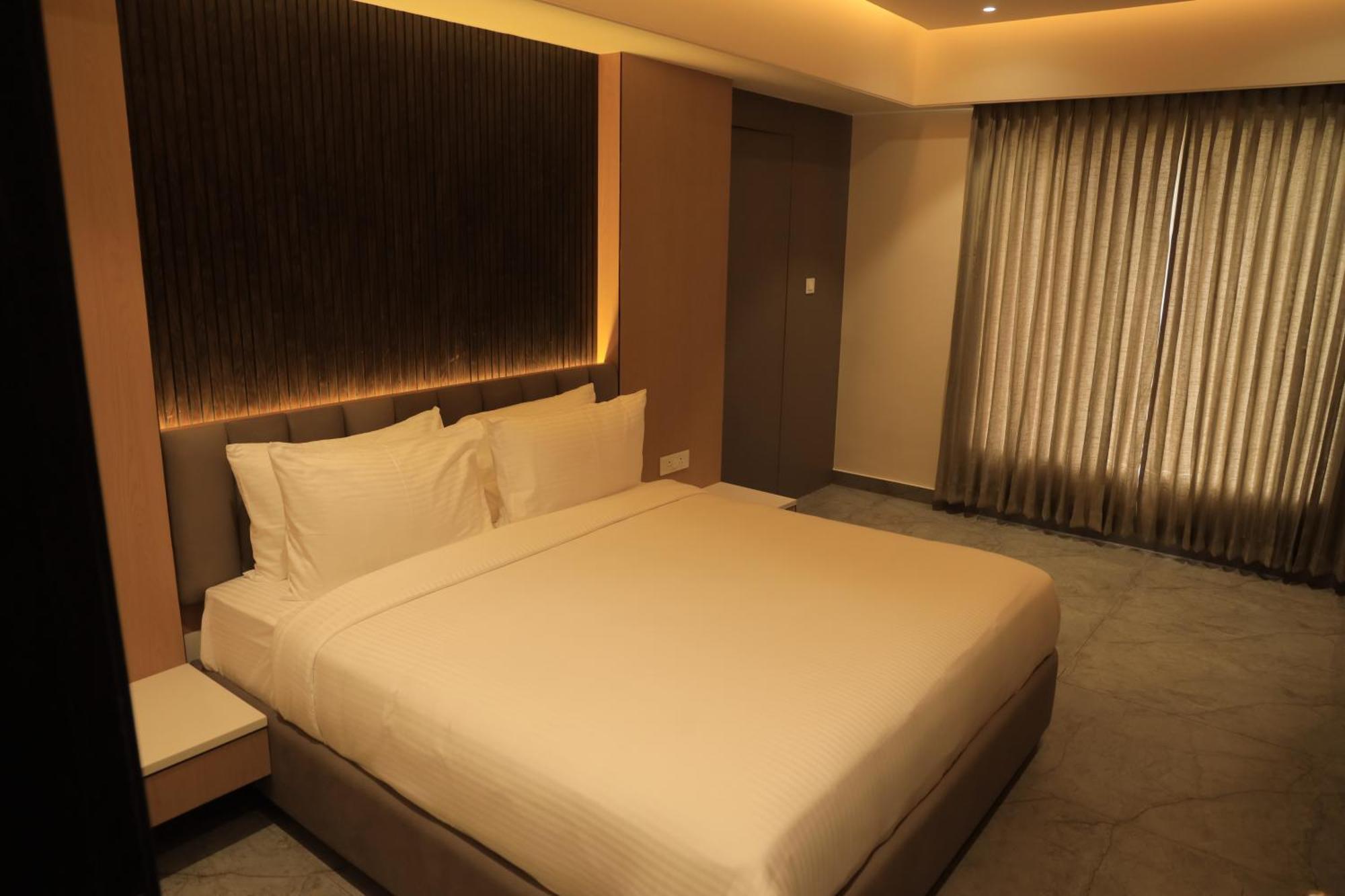Vantara Suites Vellore Exteriör bild