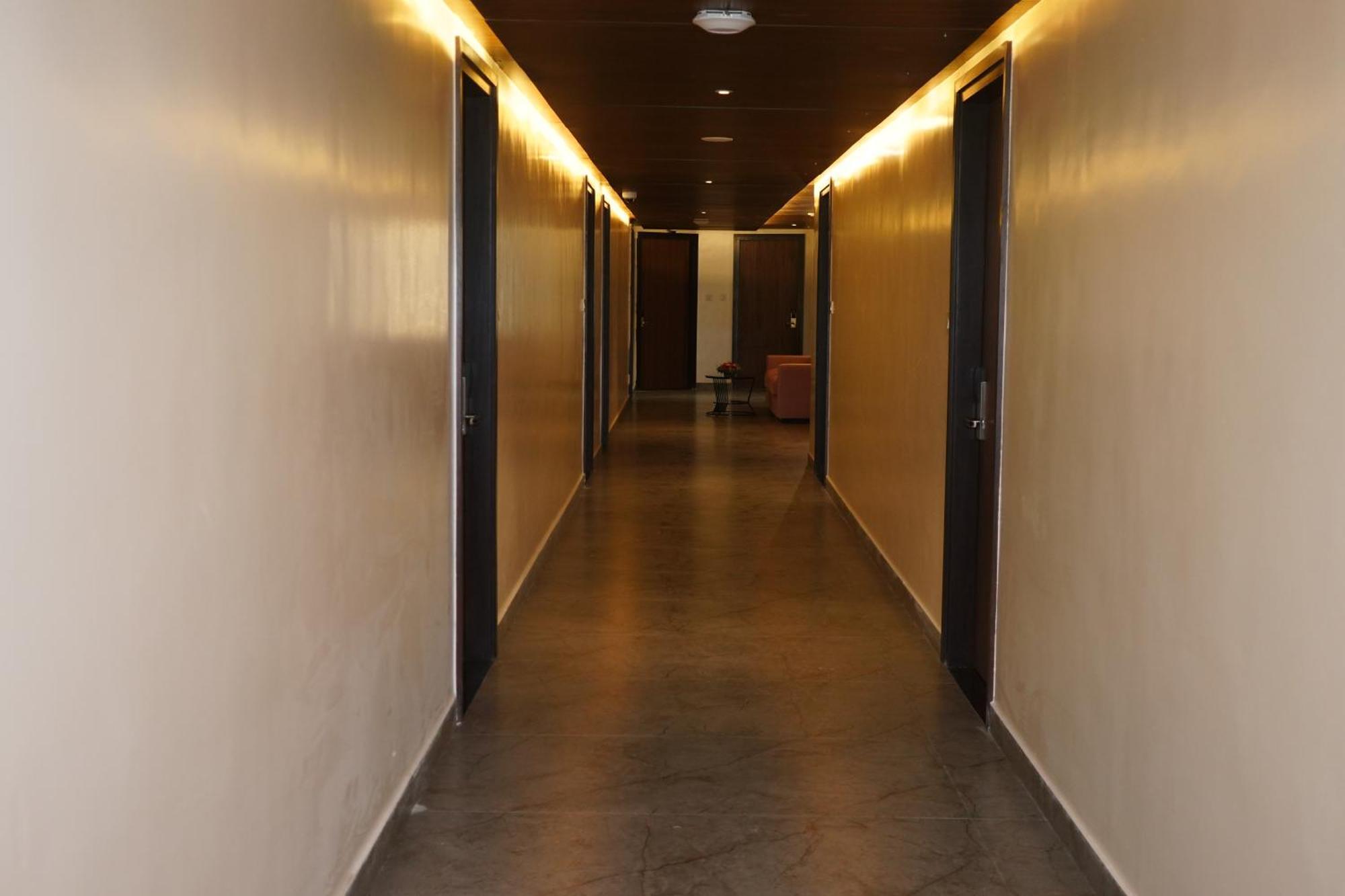 Vantara Suites Vellore Exteriör bild